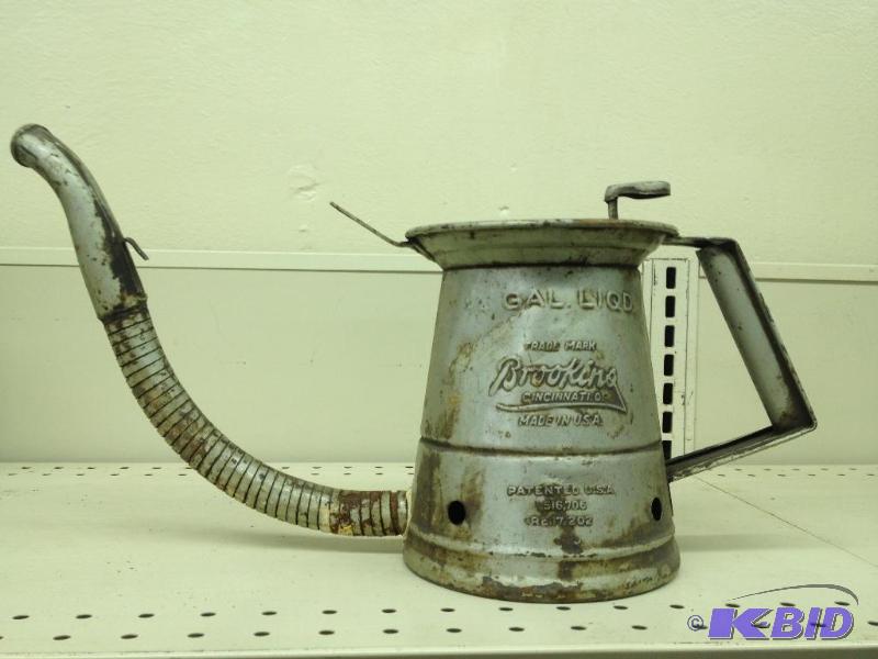 lot 221 image: 14 Gal Liqd&nbspBrookins Oiler ...