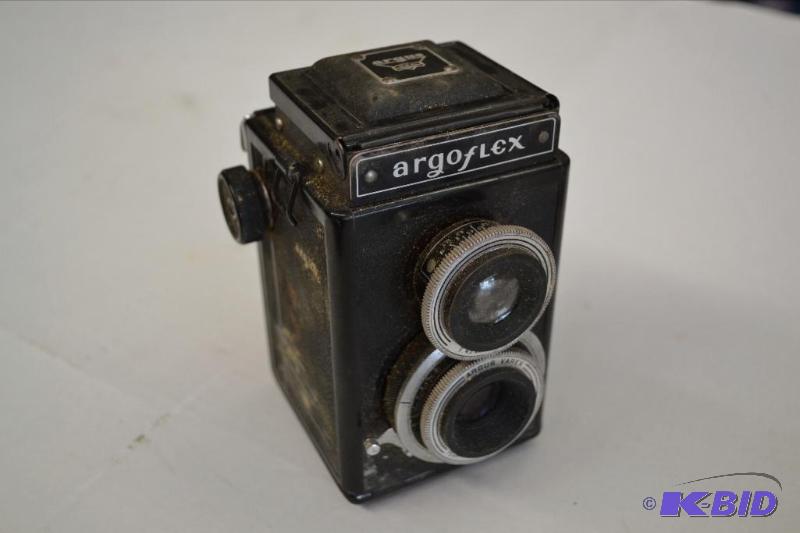 lot 83 image: Argus Argoflex, 75mm Camera