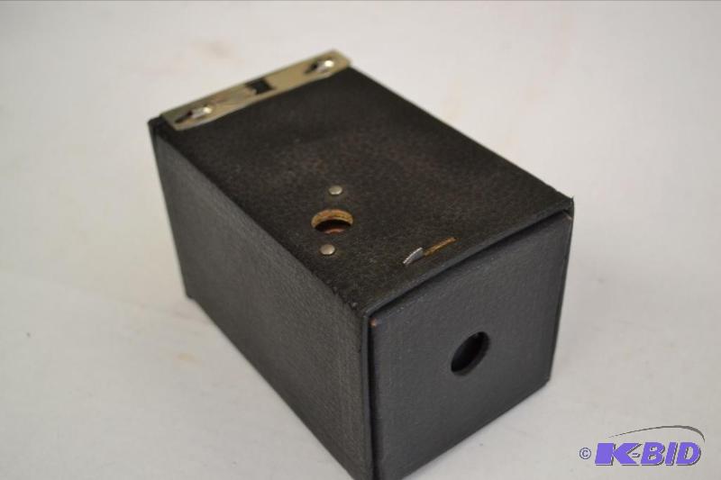 lot 85 image: Eastman Kodak No. 1 Brownie Model Camera, Model B