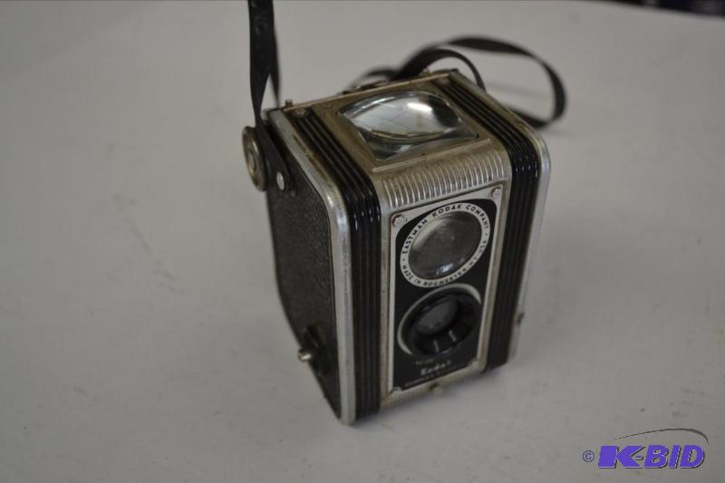 lot 91 image: Vintage Eastman Kodak Duraflex Camera