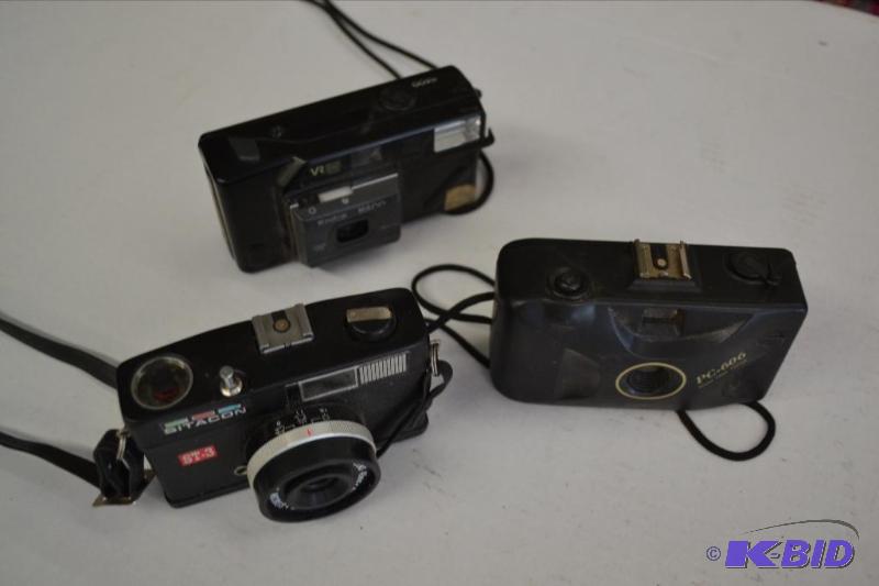 lot 94 image: Three 35mm Cameras