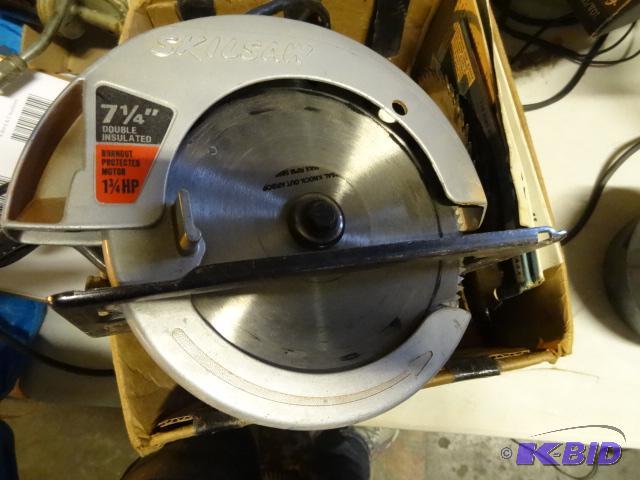 lot 113 image: Skil saw 7 14 circular saw...