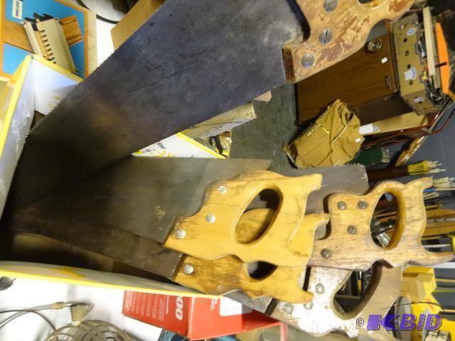 lot 118 image: 5 vintage hand saws...