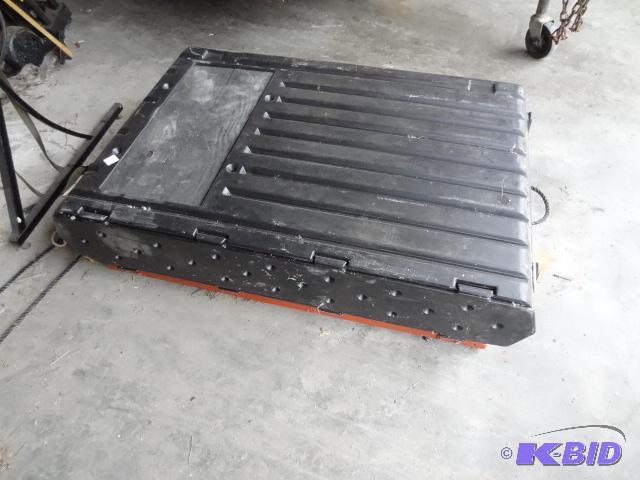lot 19 image: 2 person portable fish house...