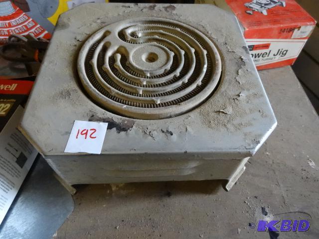 lot 192 image: One burner electric stove....