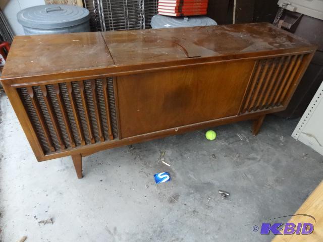 lot 202 image: Vintage stereo cabinet with record player and...