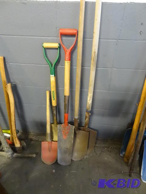 lot 40 image: 5 shovels...