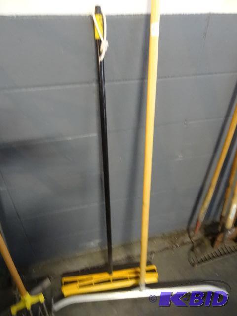 lot 44 image: Floor squegee. Paint roller...