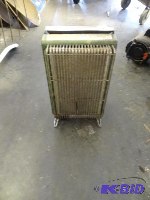 lot 53 image: Coleman 2000-4000 BTU propane catalytic heate...