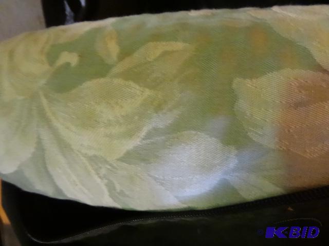 lot 93 image: Outdoor lounge chair pad or camping pad. Port...