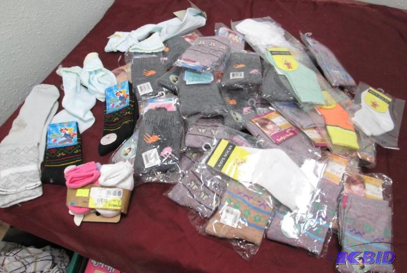 Qty 40 pairs of kids soaks variety of sizes a...