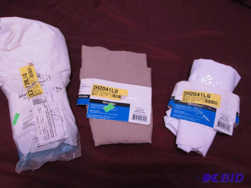 King size matters protector, one standard pil...