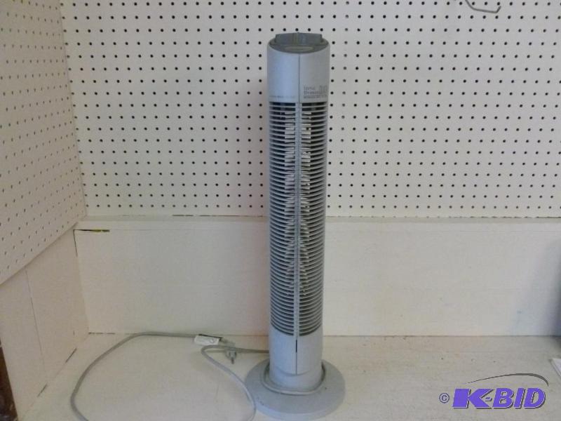 lot 117 image: Ionic Breeze Quadra silent air purifier, test...
