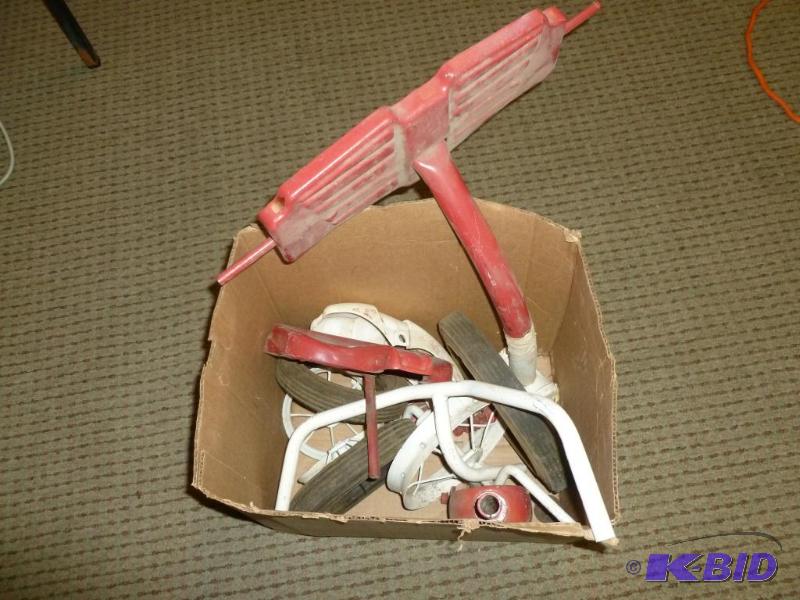 lot 118 image: A box of vintage tri - cycle bike&nbspparts....