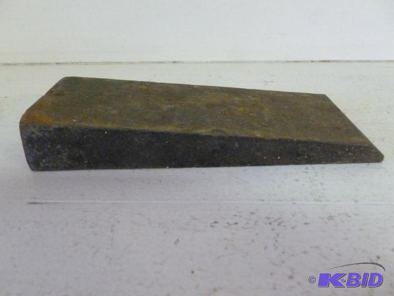 lot 190 image: Large Vintage Iron Wedge #35149, measures 7 3...