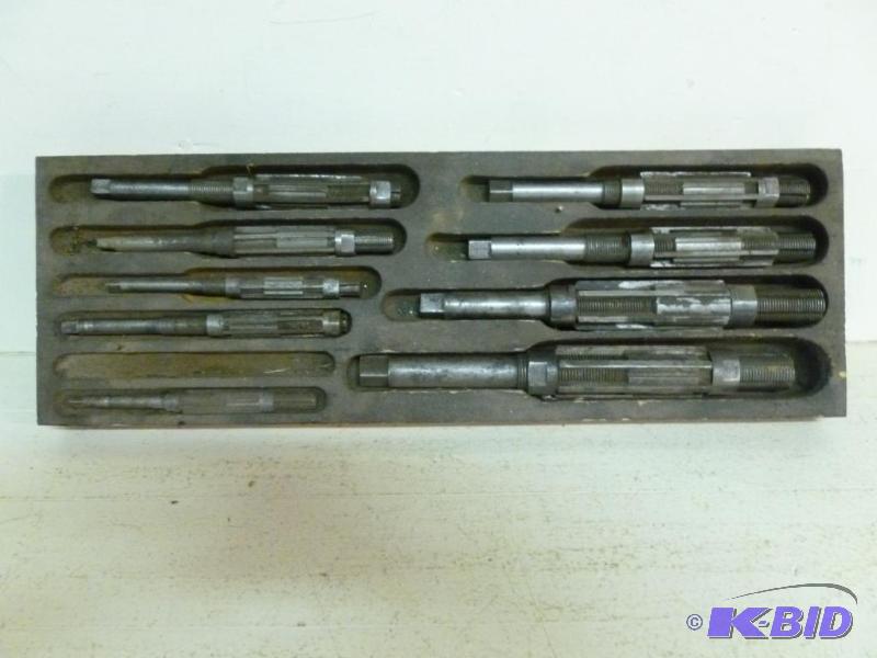 lot 198 image: Large ten piece threading tool set....