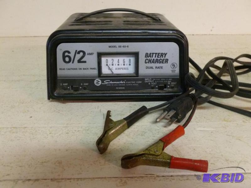 lot 203 image: Schmacher&nbsp612 volt duel rate 26 amp ba...