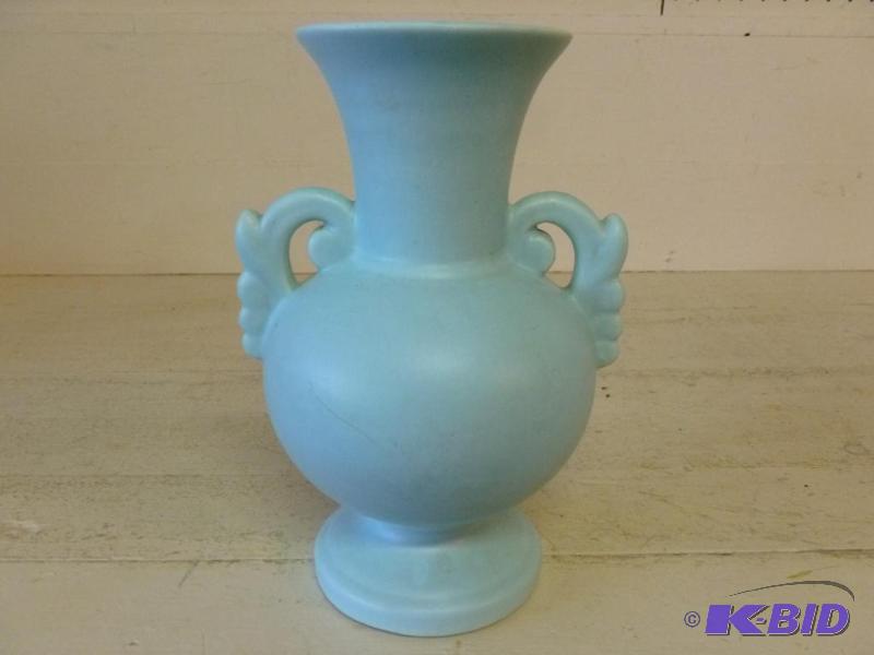lot 60 image: Beautiful Vintage Haeger&nbspPottery Dunde, ...