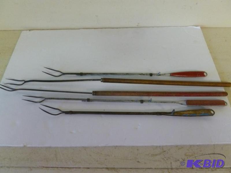 lot 78 image: Lot of five vintage campfire roasting forks t...