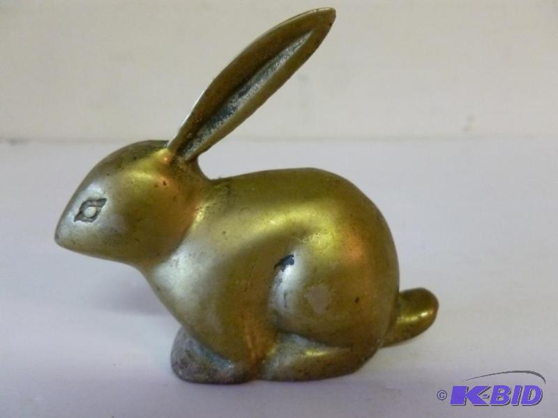lot 86 image: Vintage cast brass rabbit decoration that mea...