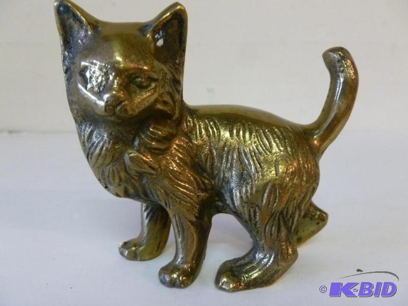 lot 87 image: Vintage cast brass cat shelf decoration that ...