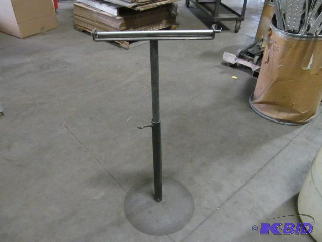 lot 107 image: Adjustable Product Stand  Features & Note...