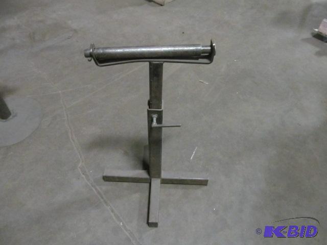 lot 109 image: Adjustable Product Stand  Features & Note...