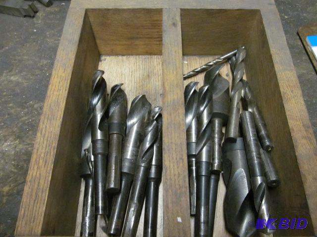 lot 126 image: Box of Drill Bits  Features & Notes   Ni...