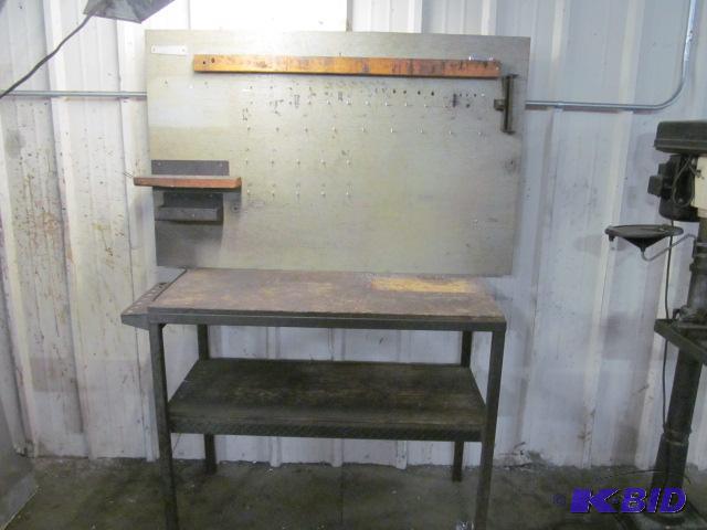 lot 129 image: Work Bench   Features & Notes   Bac...