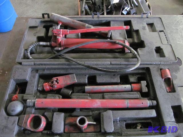 lot 137 image: Porta Power with Case  Features & Feature...