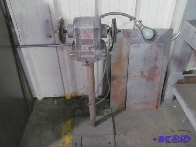 lot 140 image: Standing Grinder  Features & Notes   Wor...