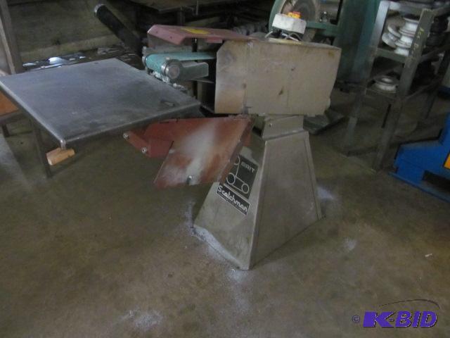 lot 20 image: Scatchman Belt Grinder  Features & Notes...