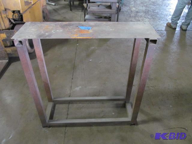 lot 30 image: Metal Stand  Features & Notes   3 T x 3...