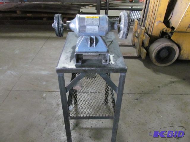 lot 32 image: Heavy Duty Table with Electric BufferPolishe...