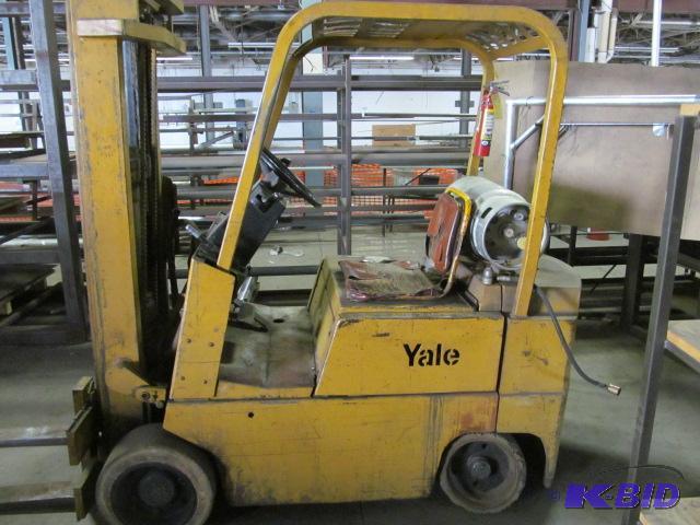 lot 35 image: Yale Propane Lift Truck  Serial # P353661 Ho...