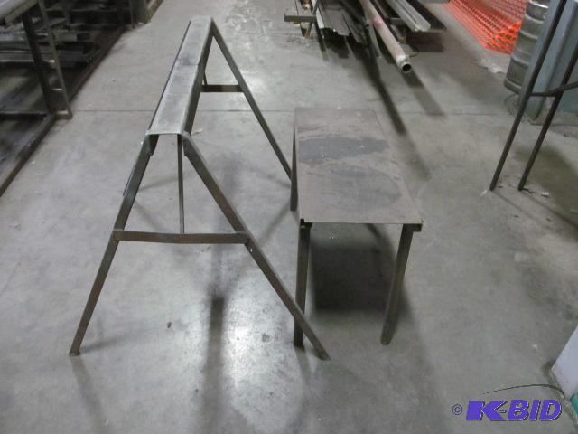lot 46 image: 1 Metal Saw Horse & 1 Metal Table  Featur...