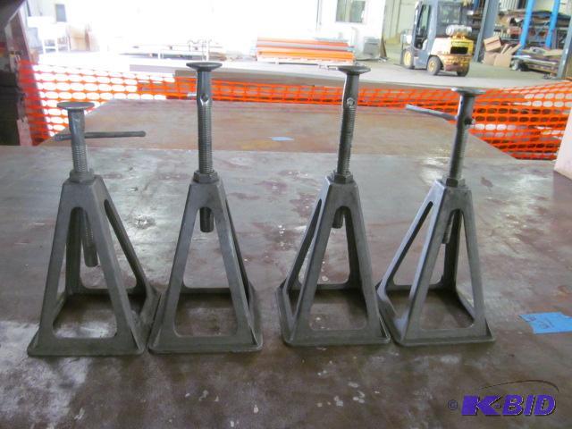 lot 53 image: Adjustable Stabilizing Jacks  Features & ...