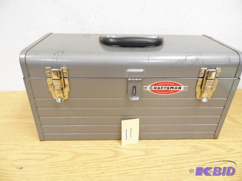lot 11 image: Craftsman Tool Box