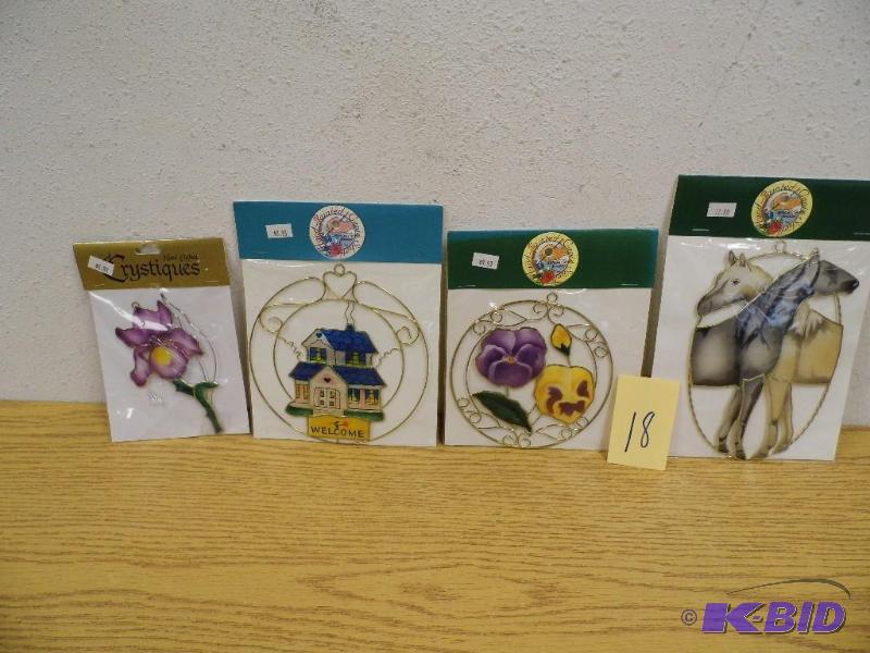 lot 18 image: 4 Sun Catchers