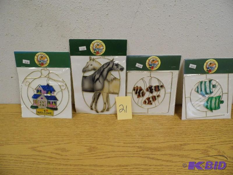 lot 21 image: 4 Sun Catchers