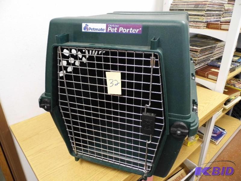 lot 32 image: Kennel