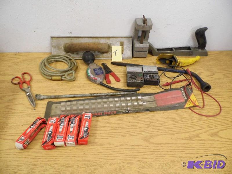 lot 77 image: Tools