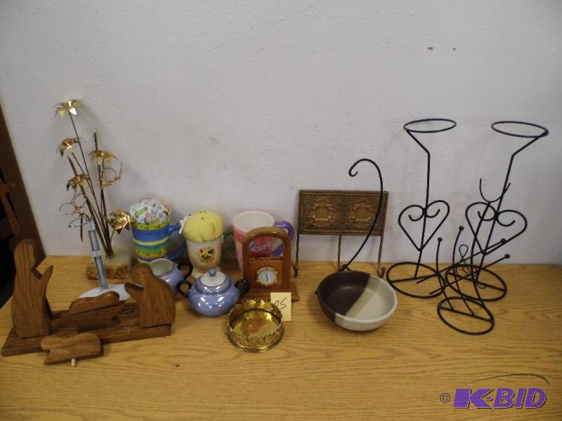 lot 85 image: Misc Items