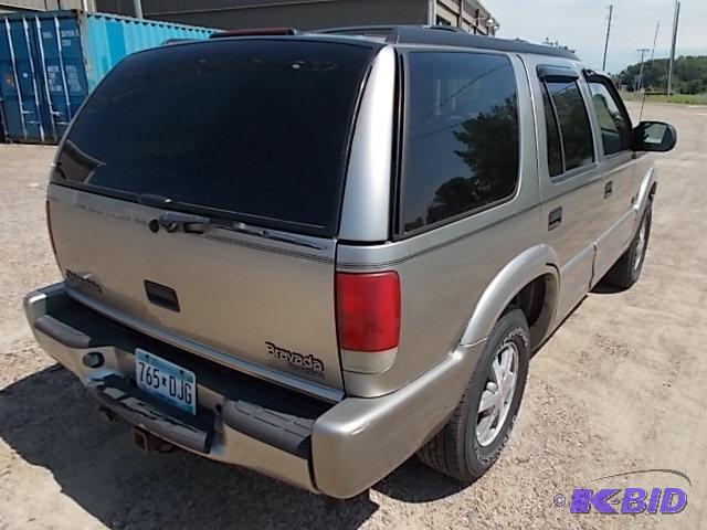 lot 1 image: Repost Year 2000 Make Oldsmobile Model Bra...