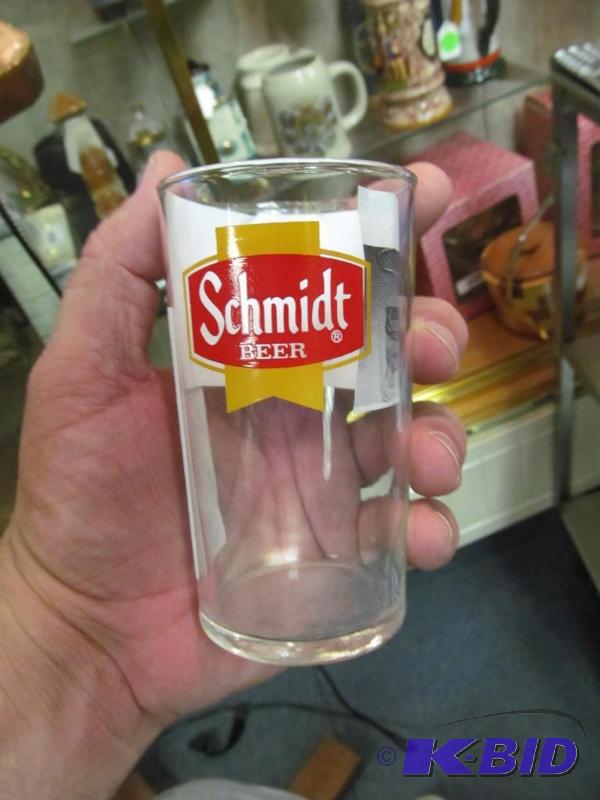 lot 31 image: RARE Vintage small Schmidt Beer old school glass