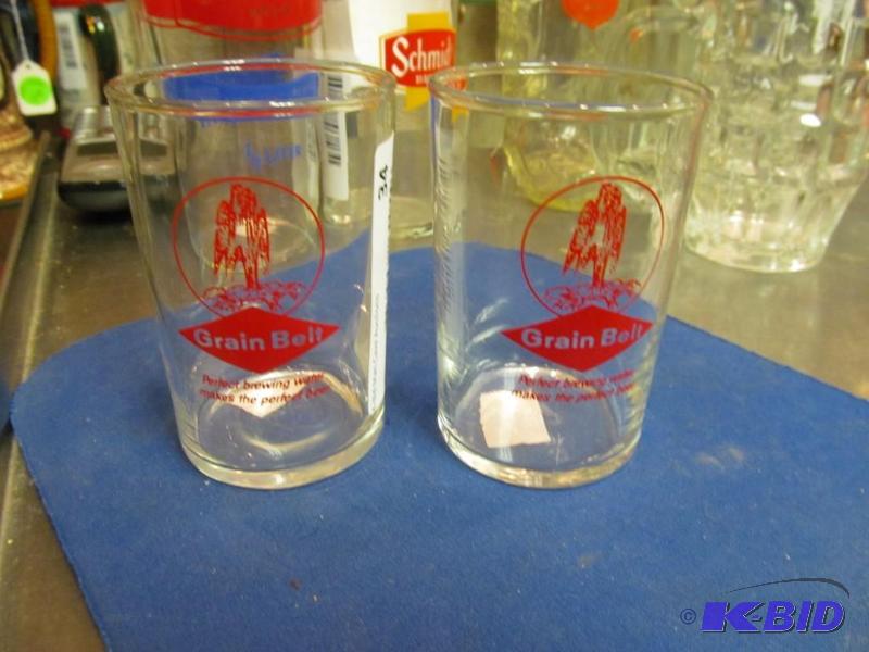 lot 34 image: RARE Vintage lot of small Grain Belt Beer glasses