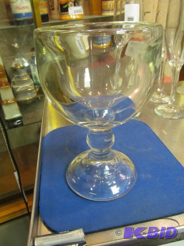 lot 48 image: Large Glass Brandy Snifter Glass