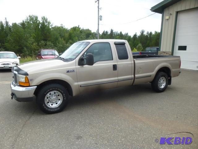 lot 1 image: 1999 Ford F250&nbspXLT Super Duty Pick Up Tr...