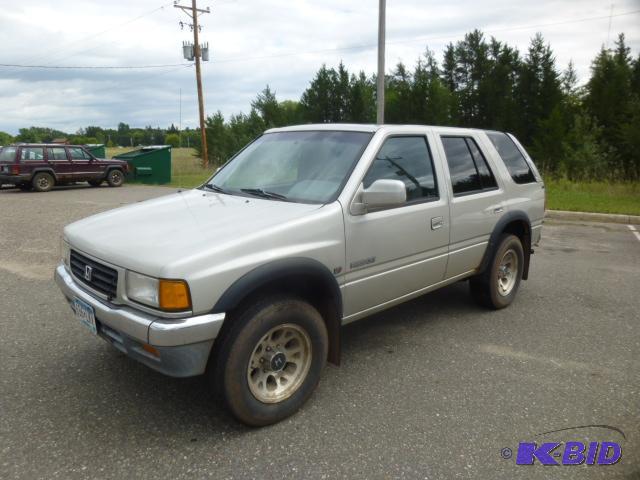 lot 11 image: 1995 Honda Passport 4 Wheel Drive 4 Door SUV ...