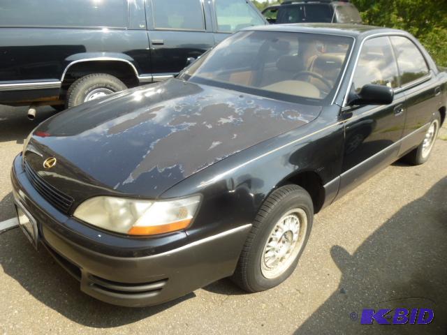 lot 14 image: 1994 Lexus ES300 4 Door Sedan   3.0 Liter V6 ...